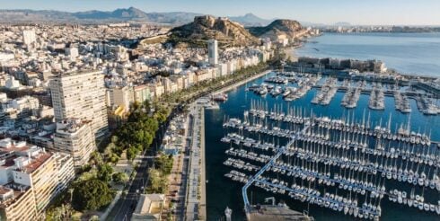 Foreign buyers accounted for HALF of all property sales in Alicante last yeart